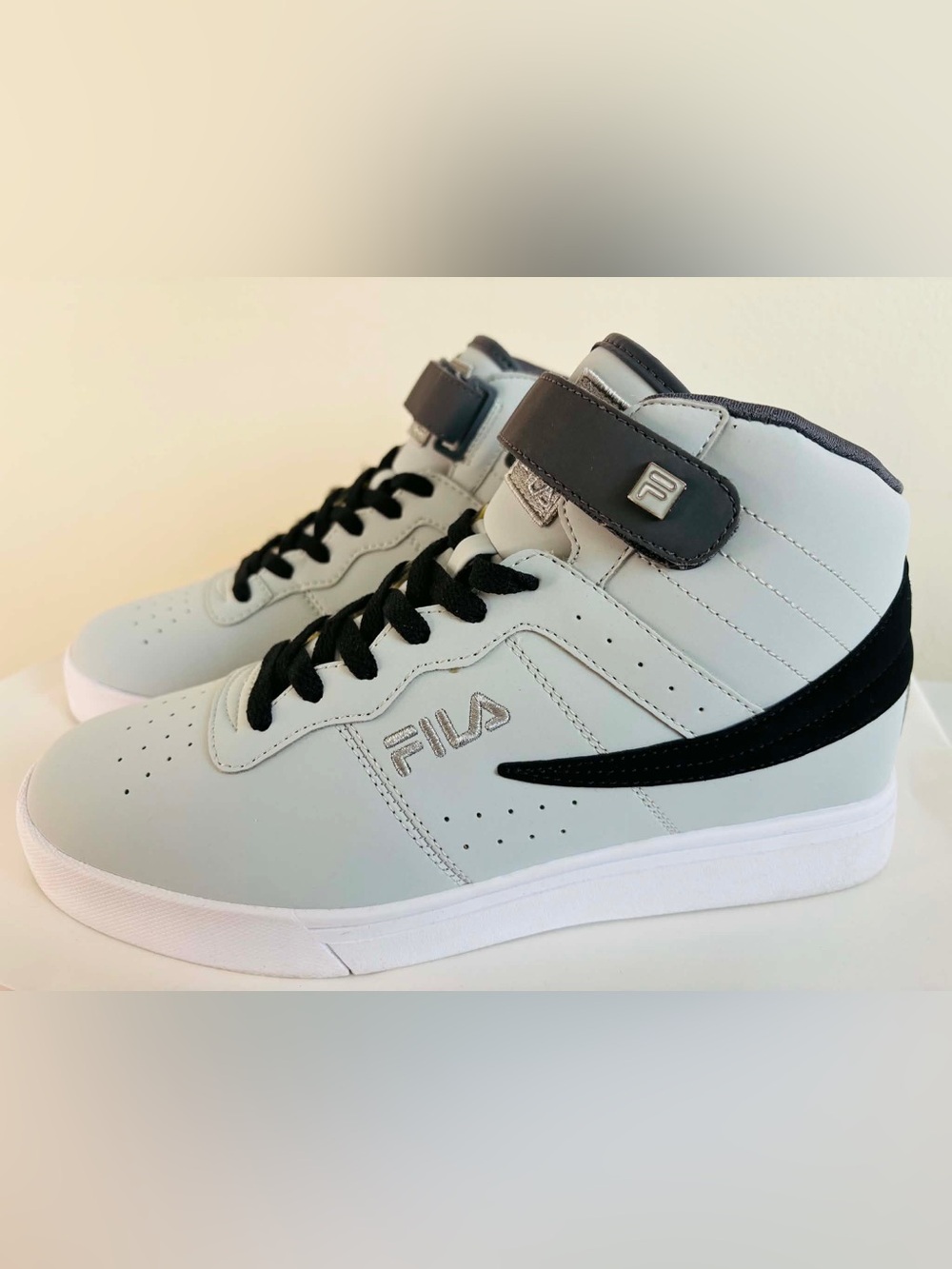 Fila Women’s High-Top Sneakers in Light Gray and Black